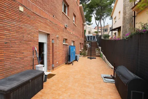 Купить дом в Кастельдефельс, Испания с 7 комнат, № 1400 - фото 9