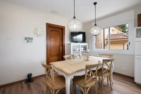 Купить дом в Кастельдефельс, Испания с 7 комнат, № 1400 - фото 25