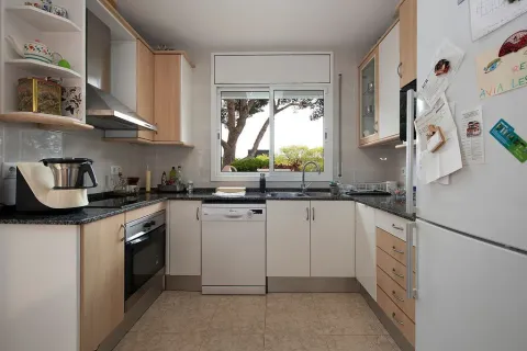 Купить дом в Кастельдефельс, Испания с 7 комнат, № 1400 - фото 3