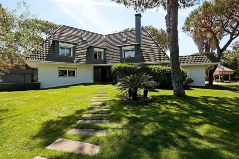 Купить дом в Гава, Испания с 7 комнат, № 1396 - фото 2