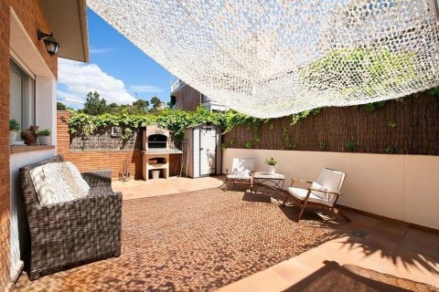 Купить таунхаус в Кастельдефельс, Испания с 5 комнат, № 1402 - фото 2