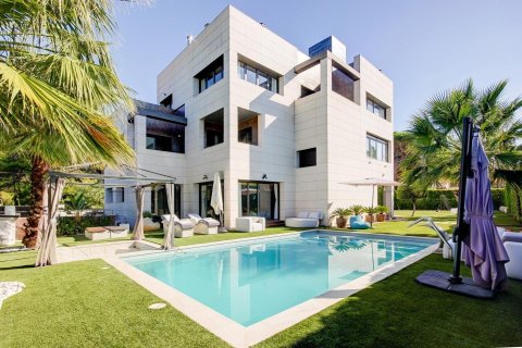 Дом с 8 спальнями в Гаве, Барселона, Каталония, Испания № 1397