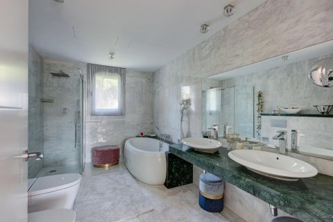 Купить дом в Гава, Испания с 9 комнат, 945м², № 1397 - фото 11