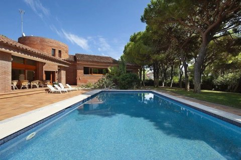 Купить дом в Гава, Испания с 7 комнат, № 1399 - фото 5