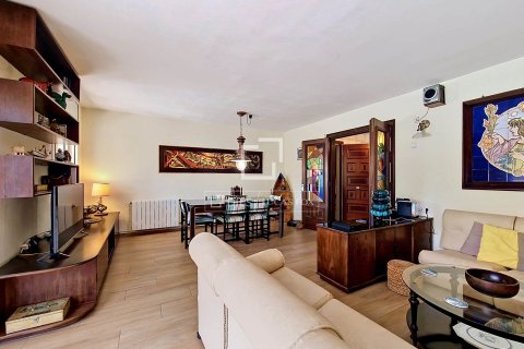 Apartamento de 3 dormitorios en venta en Vilanova i la Geltrú, Barcelona, Cataluña, Spain № 7053 - foto 19