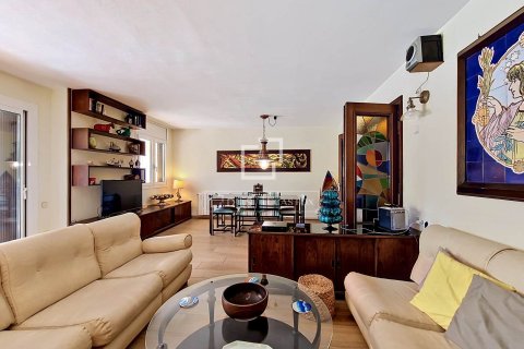 Apartamento de 3 dormitorios en venta en Vilanova i la Geltrú, Barcelona, Cataluña, Spain № 7053 - foto 18