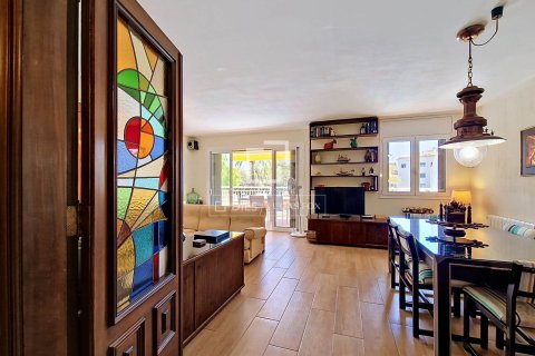 Apartamento de 3 dormitorios en venta en Vilanova i la Geltrú, Barcelona, Cataluña, Spain № 7053 - foto 26