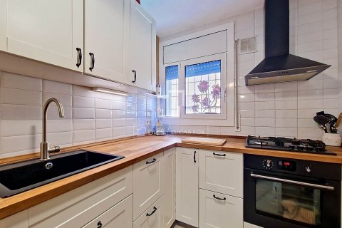 Apartamento de 3 dormitorios en venta en Vilanova i la Geltrú, Barcelona, Cataluña, Spain № 7053 - foto 29