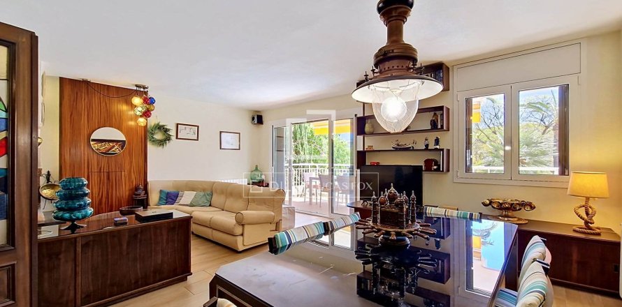 Apartamento de 3 dormitorios en venta en Vilanova i la Geltrú, Barcelona, Cataluña, Spain № 7053