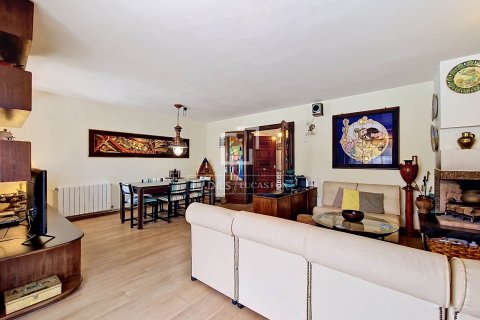Apartamento de 3 dormitorios en venta en Vilanova i la Geltrú, Barcelona, Cataluña, Spain № 7053 - foto 20