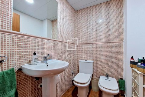 Villa de 4 dormitorios en venta en Vilanova i la Geltrú, Barcelona, Cataluña, Spain № 7051 - foto 19