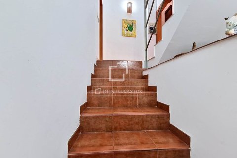 Villa de 4 dormitorios en venta en Vilanova i la Geltrú, Barcelona, Cataluña, Spain № 7051 - foto 27