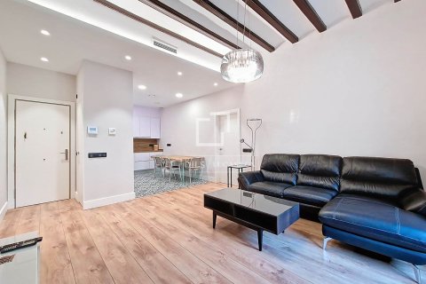 Apartamento de 3 dormitorios en alquiler en Vilanova i la Geltrú, Barcelona, Cataluña, Spain № 7050