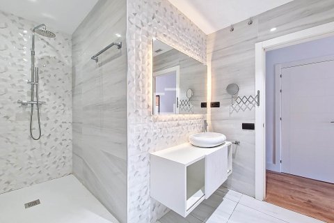 Apartamento de 3 dormitorios en alquiler en Vilanova i la Geltrú, Barcelona, Cataluña, Spain № 7050 - foto 6