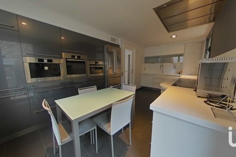 Купить дом в Лерида, Испания с 5 спален, 405м², № 5040 - фото 8