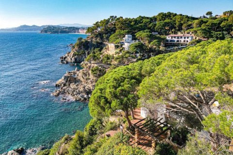 7 bedrooms house for sale in Lloret de Mar, Girona, Catalonia, Spain № 6200 - photo 2