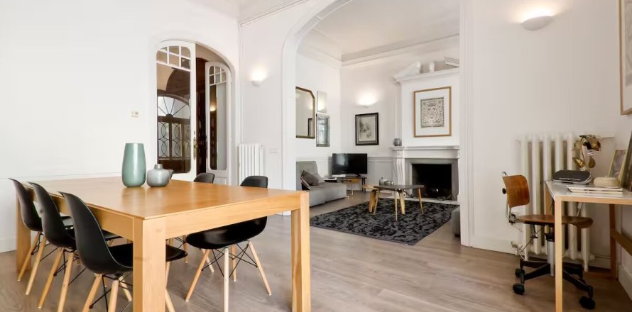 Квартира с 4 спальнями в Барселоне, Каталония, Испания № 1628