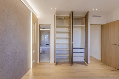 Купить квартиру в Барселона, Испания с 5 комнат, № 1630 - фото 19