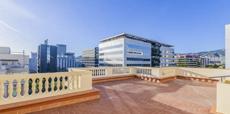 Квартира с 4 спальнями в Барселоне, Каталония, Испания № 1630