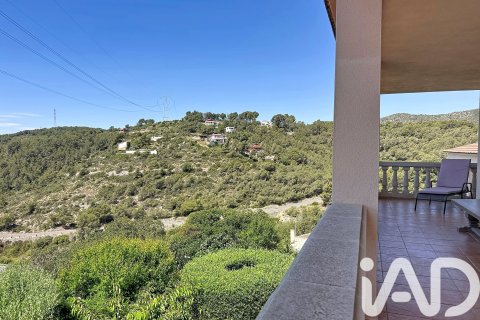 3 bedrooms apartment for sale in Canyelles, Barcelona, Catalonia, Spain № 7332 - photo 11