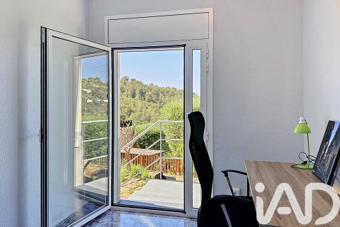 3 bedrooms apartment for sale in Canyelles, Barcelona, Catalonia, Spain № 7332 - photo 26