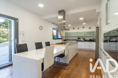 Сasa de 6 dormitorios en venta en Sant Vicenc De Montalt, Barcelona, Cataluña, Spain № 7334 - foto 25