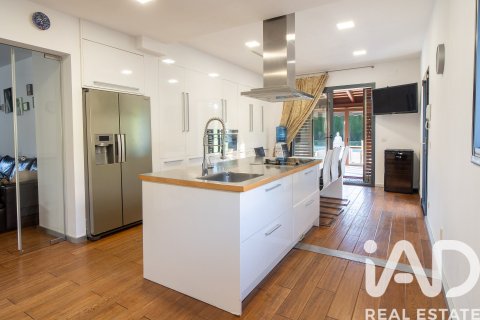 Сasa de 6 dormitorios en venta en Sant Vicenc De Montalt, Barcelona, Cataluña, Spain № 7334 - foto 24