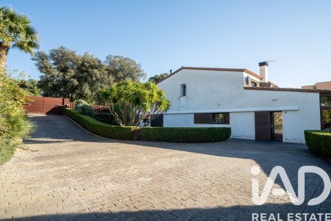 Сasa de 6 dormitorios en venta en Sant Vicenc De Montalt, Barcelona, Cataluña, Spain № 7334 - foto 4