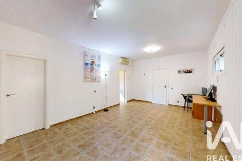 4 bedrooms house for sale in El Vendrell, Tarragona, Catalonia, Spain № 7333 - photo 11