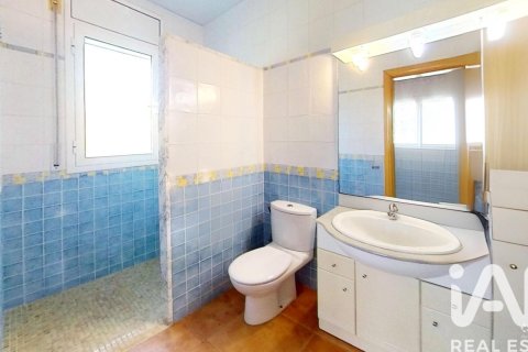4 bedrooms house for sale in El Vendrell, Tarragona, Catalonia, Spain № 7333 - photo 15