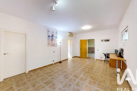 4 bedrooms house for sale in El Vendrell, Tarragona, Catalonia, Spain № 7333 - photo 9