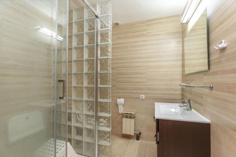 Купить квартиру в Сан-Андреу-де-Льяванерес, Испания с 7 комнат, № 1590 - фото 24