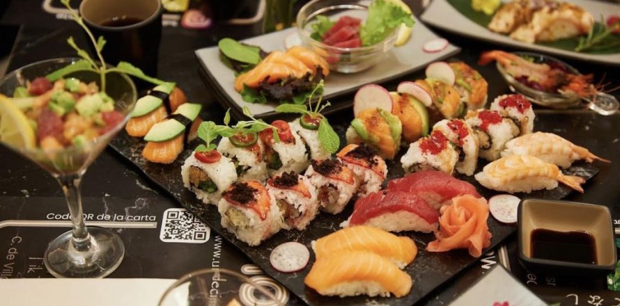 308 m² commercial property à vendre à Barcelona, Catalonia, Spain № 1586