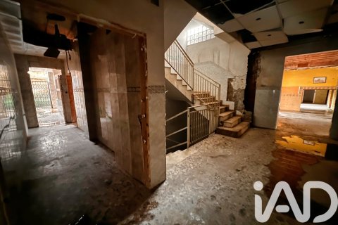 Купить коммерческую недвижимость в Сан-Висенс дельс Хортс, Испания 969м², № 4666 - фото 9