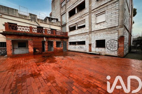 Купить коммерческую недвижимость в Сан-Висенс дельс Хортс, Испания 969м², № 4666 - фото 3