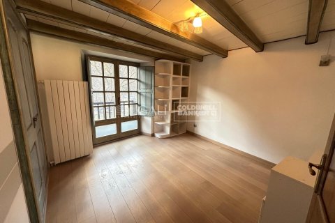 3 bedrooms house for rent in Principado De Andorra (Ninguna Poblacion Tiene C.P.), Lleida, Catalonia, Spain № 6136 - photo 7