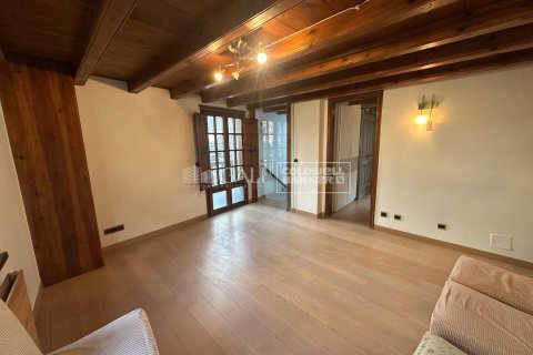 3 bedrooms house for rent in Principado De Andorra (Ninguna Poblacion Tiene C.P.), Lleida, Catalonia, Spain № 6136 - photo 5