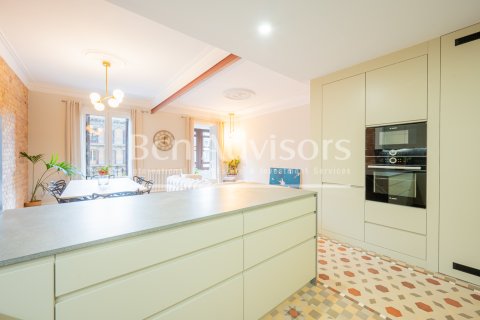 Купить квартиру в Барселона, Испания с 3 спальни, 128м², № 2881 - фото 16