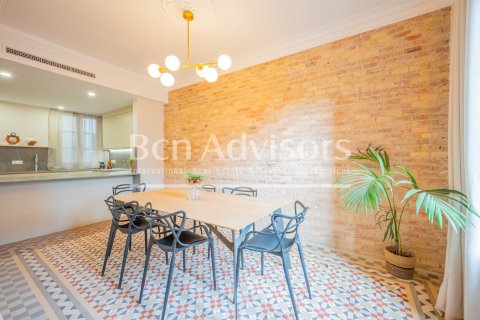 Купить квартиру в Барселона, Испания с 3 спальни, 128м², № 2881 - фото 12