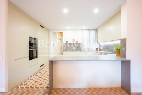 Купить квартиру в Барселона, Испания с 3 спальни, 128м², № 2881 - фото 13