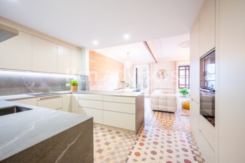 Купить квартиру в Барселона, Испания с 3 спальни, 128м², № 2881 - фото 17