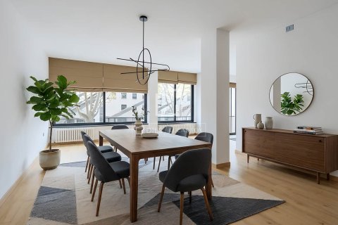 Apartamento de 4 dormitorios en venta en Barcelona, Cataluña, Spain № 6546 - foto 2
