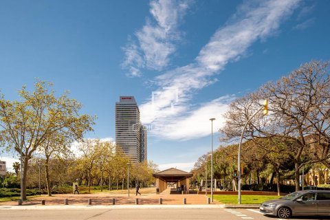 Apartamento de 4 dormitorios en venta en Barcelona, Cataluña, Spain № 6546 - foto 21