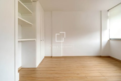 Apartamento de 4 dormitorios en venta en Barcelona, Cataluña, Spain № 6546 - foto 13