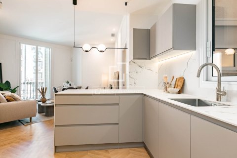 2 bedrooms apartment for sale in Barcelona, Catalonia, Spain № 6548 - photo 23