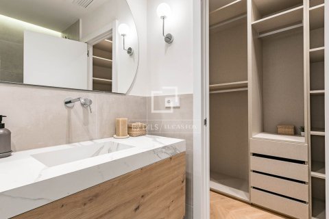 2 bedrooms apartment for sale in Barcelona, Catalonia, Spain № 6548 - photo 10