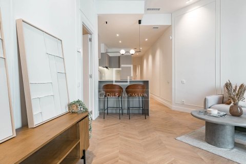 2 bedrooms apartment for sale in Barcelona, Catalonia, Spain № 6548 - photo 30