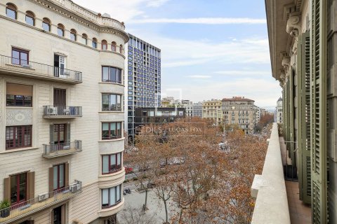 Apartamento de 4 dormitorios en venta en Barcelona, Cataluña, Spain № 6547 - foto 28