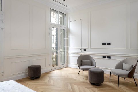 Apartamento de 4 dormitorios en venta en Barcelona, Cataluña, Spain № 6547 - foto 23