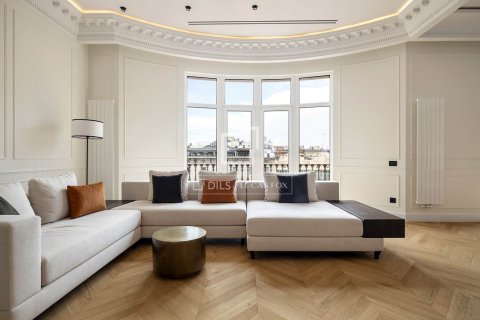4 bedrooms apartment for sale in Barcelona, Catalonia, Spain № 6547